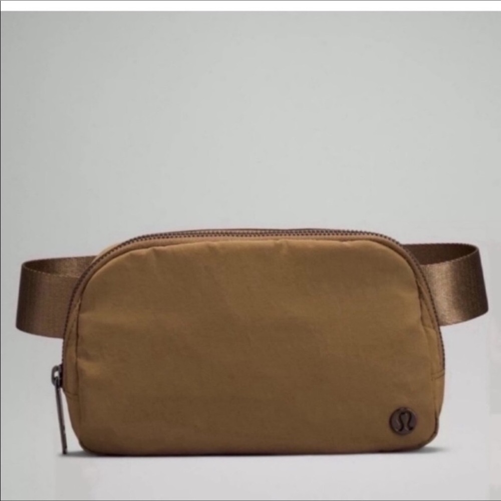 LULULEMON EVERYWHERE BELT BAG IN ARTIFACT
